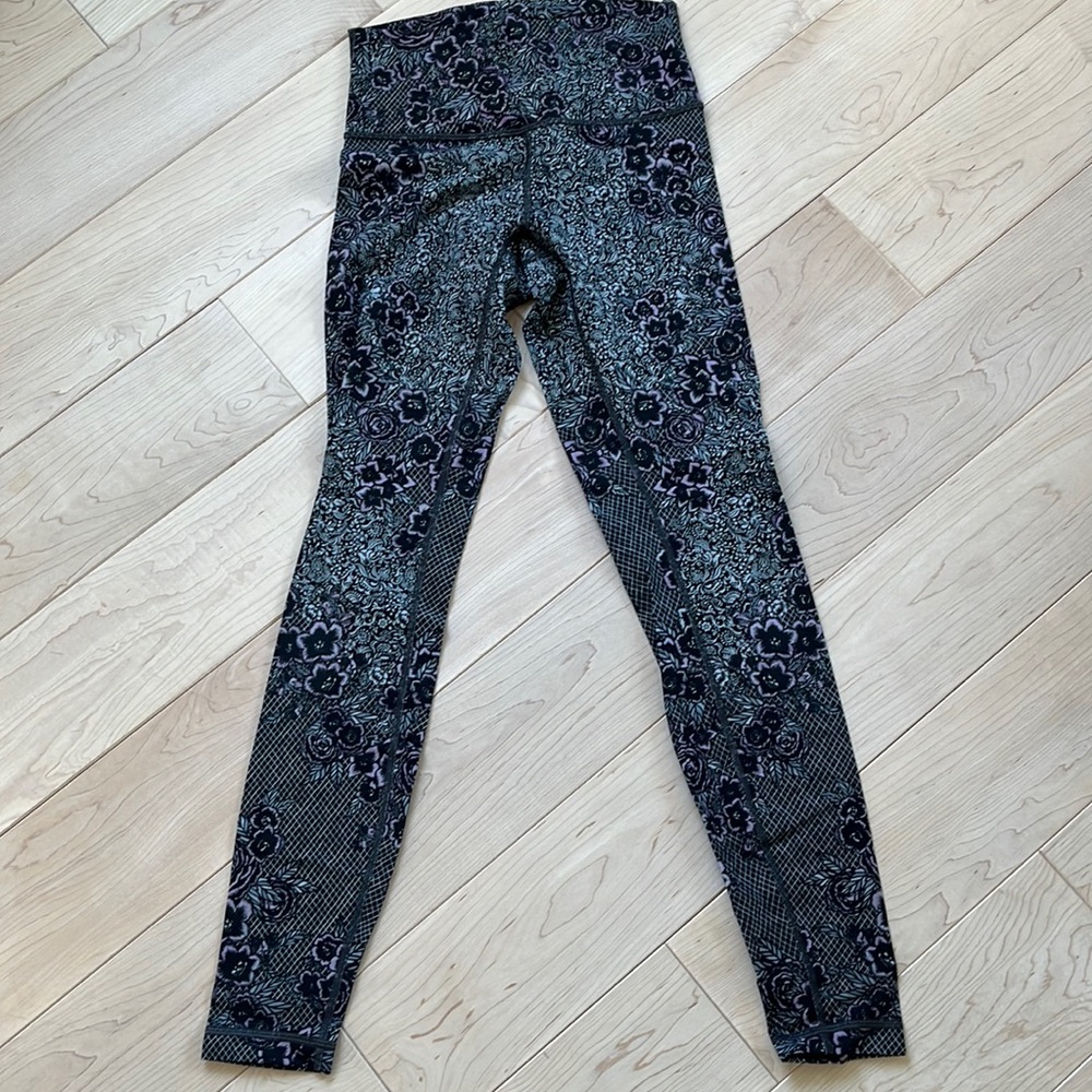 Lululemon leggings excellent condition